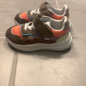 Toddler Boy Zara sneakers size 24 (8c)